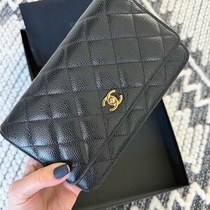 BRAND NEW UNUSED authentic Chanel Black Caviar Leather Wallet with yellow gold
